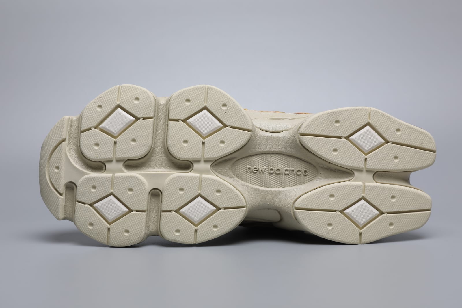 NB Bone sparrow 9060